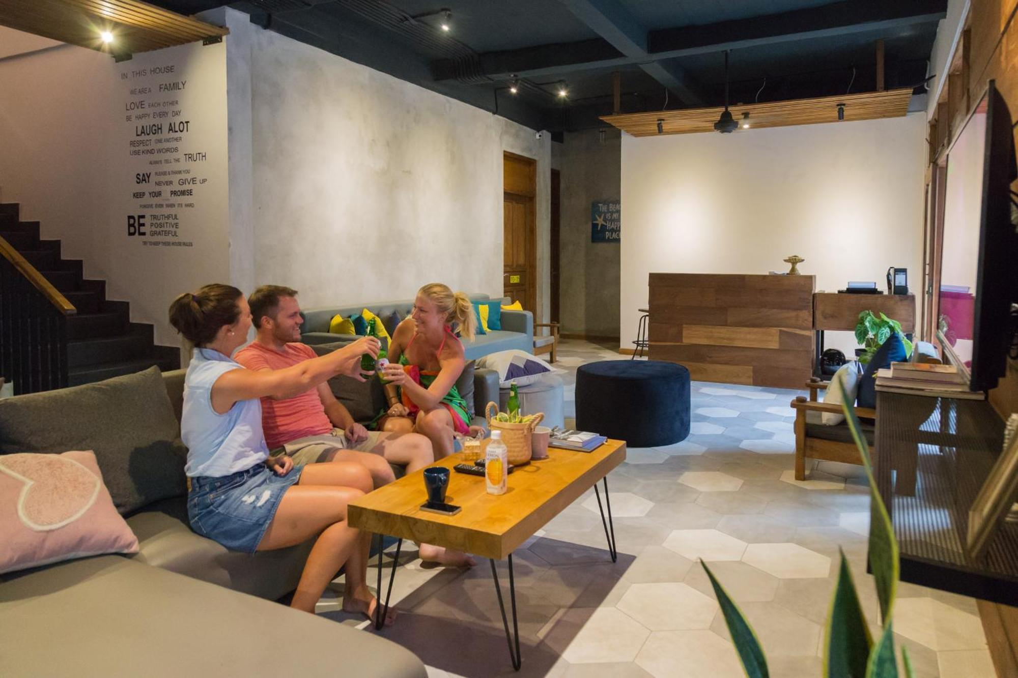 Interconnection Hostel Kuta Lombok Eksteriør bilde
