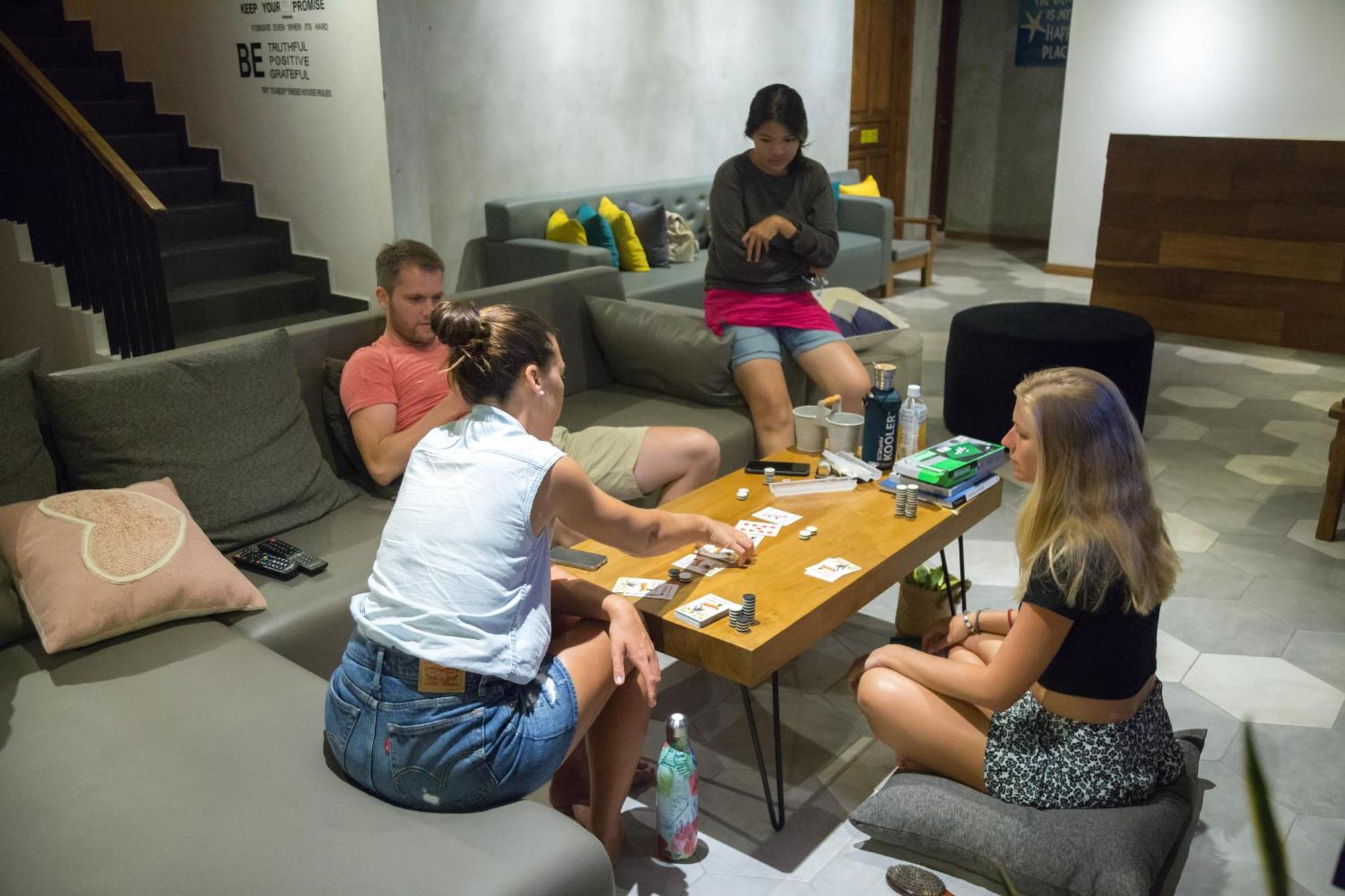 Interconnection Hostel Kuta Lombok Eksteriør bilde